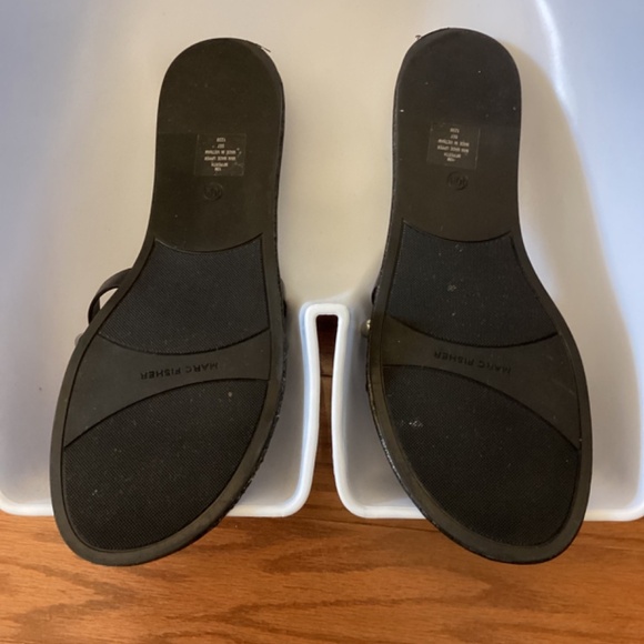 MARC JACOBS BLACK SILVER STUDDED  SANDAL ( PREOWNED) Size 10 - Picture 6 of 8